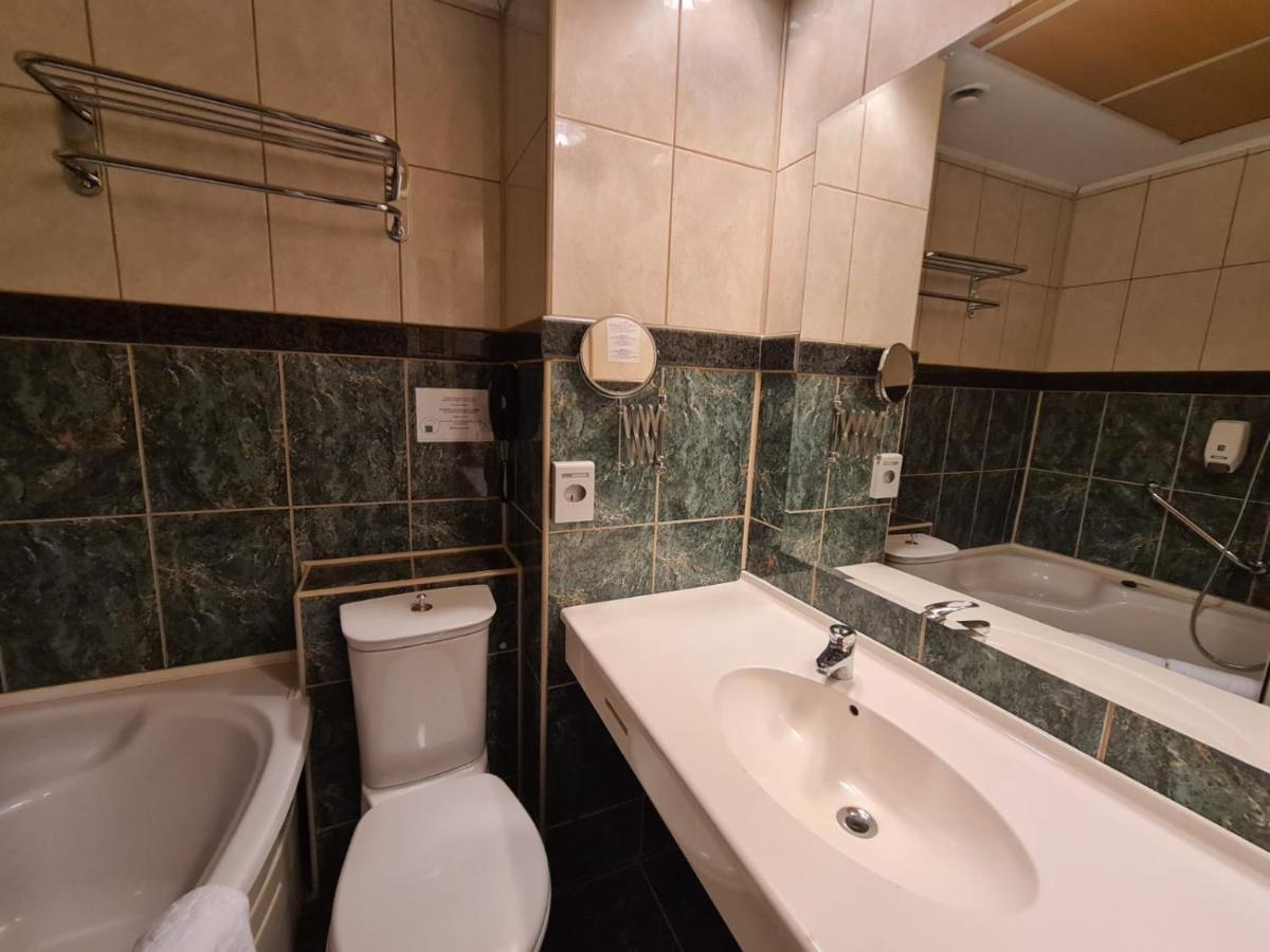 Hotel Mojo Бухарест Экстерьер фото