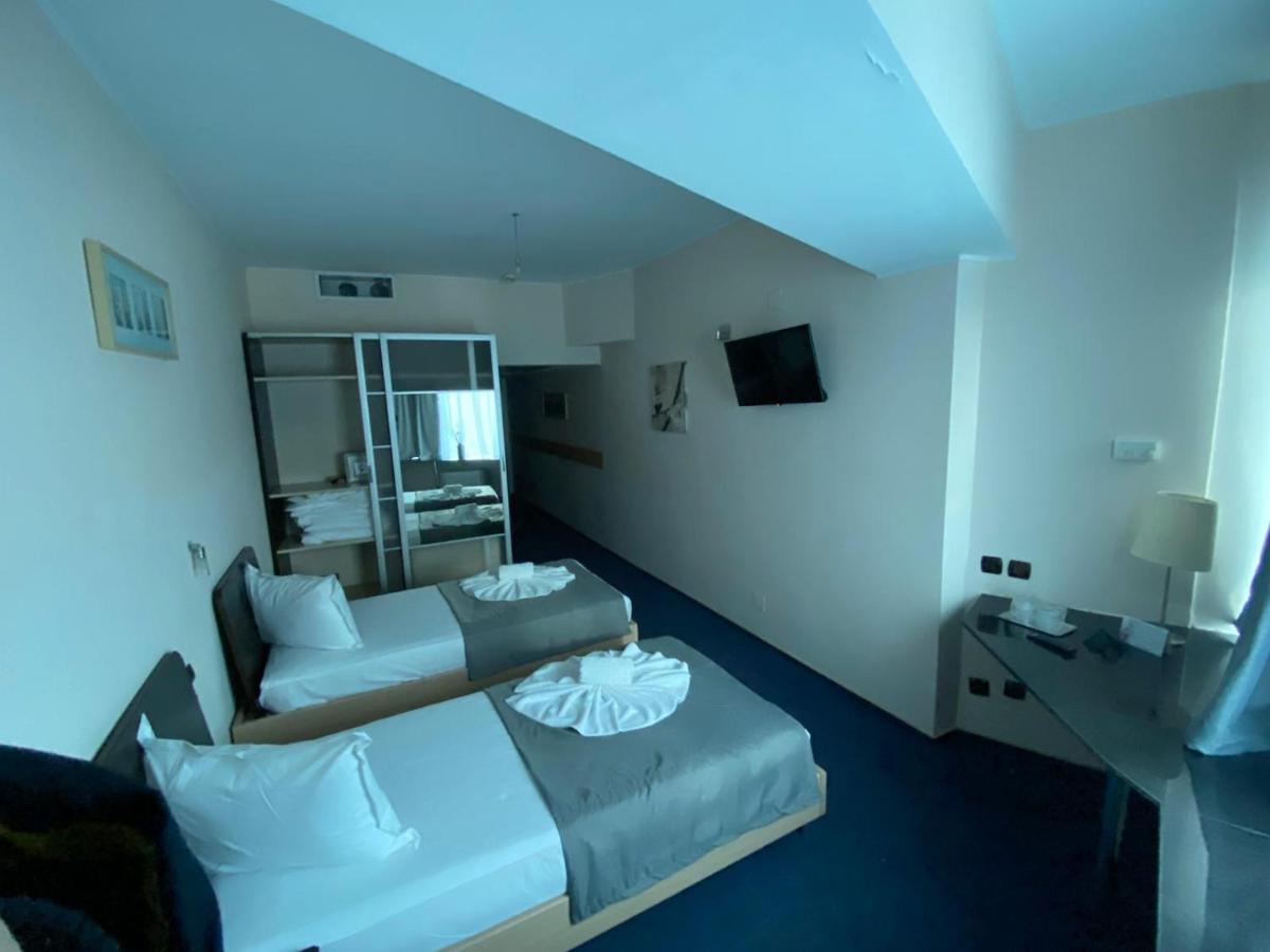 Hotel Mojo Бухарест Экстерьер фото