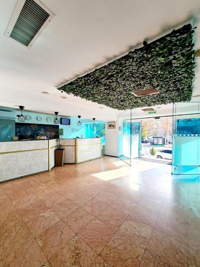 Hotel Mojo Бухарест Экстерьер фото