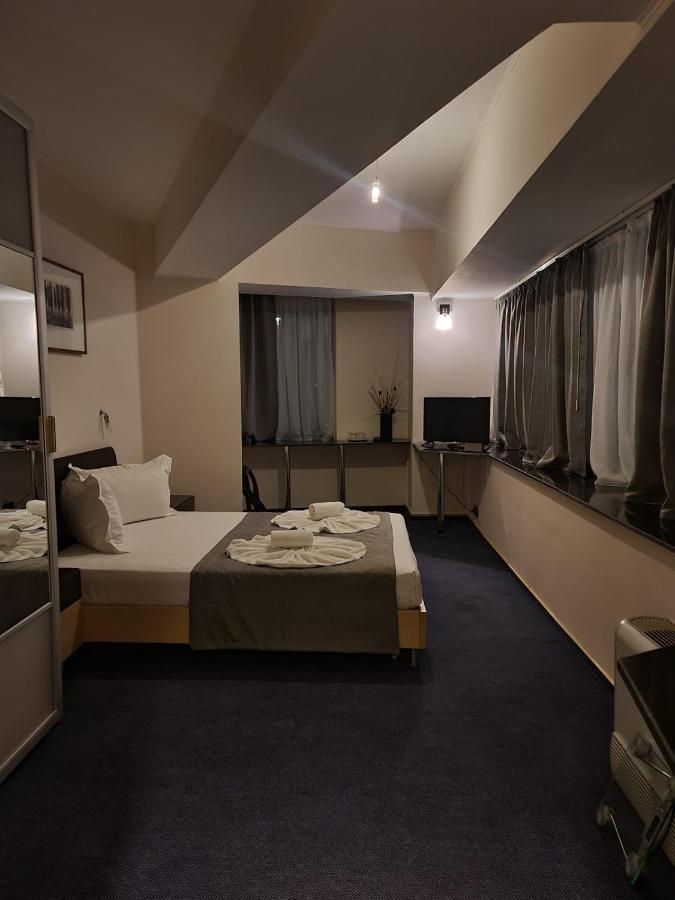 Hotel Mojo Бухарест Экстерьер фото